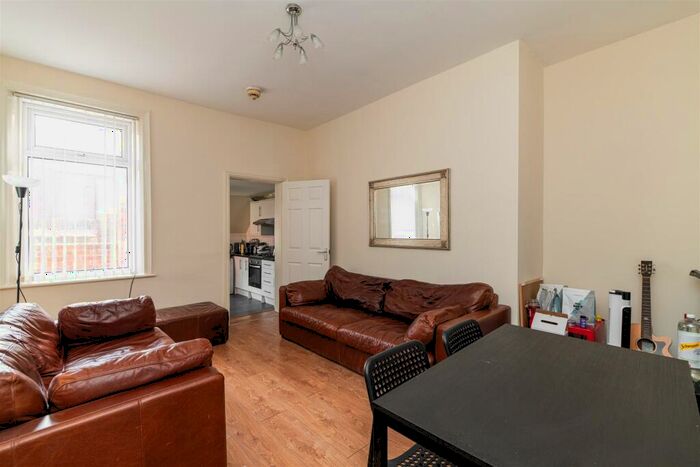 2 Bedroom Flat To Rent In Kelvin Grove, Sandyford, Newcastle Upon Tyne, NE2