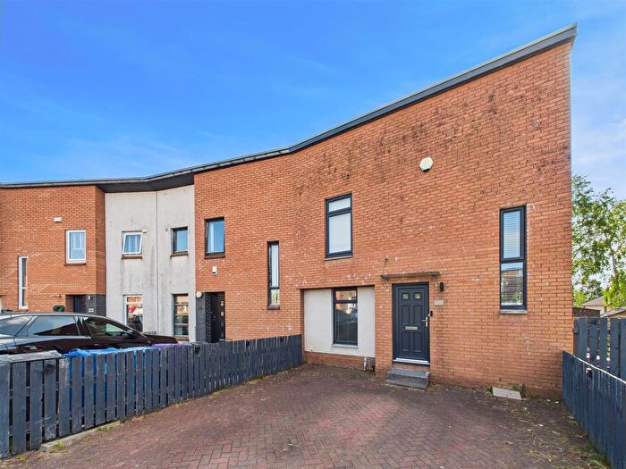4 Bedroom End Of Terrace House For Sale In Laurence Gardens, Glasgow, G15