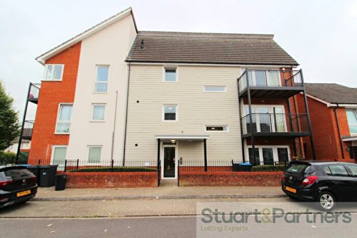 1 Bedroom Flat To Rent In Lexington Drive, Haywards Heath, RH16