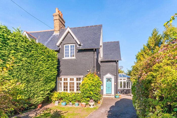 4 Bedroom Semi-Detached House To Rent In Cambridge Avenue, New Malden, KT3