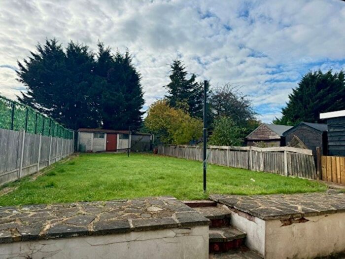 3 Bedroom Semi Detached House To Rent In Arterial Road, Rayleigh, Essex, SS6