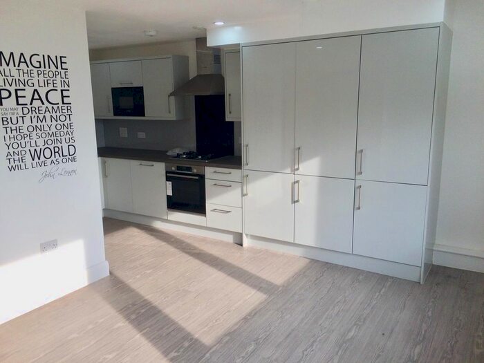 3 Bedroom Flat To Rent In Goodrich Mews, Dudley, DY3