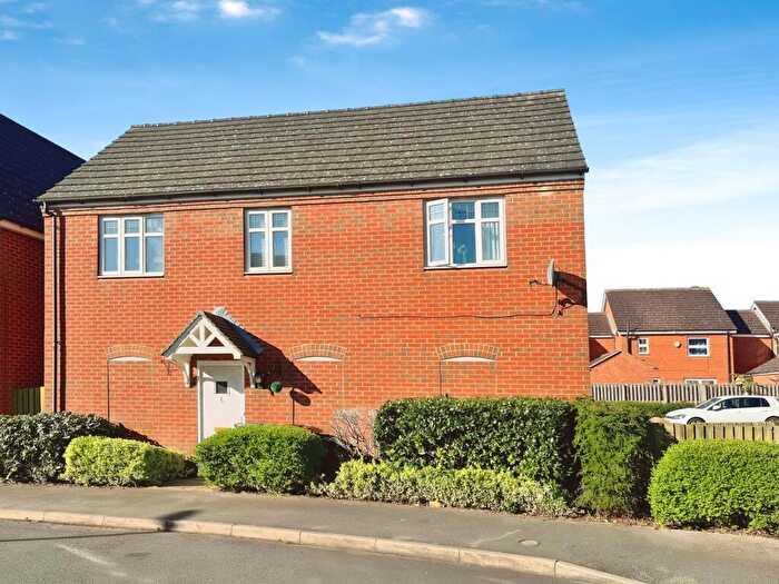 2 Bedroom Detached House To Rent In Flaxley Close, Lincoln, LN2