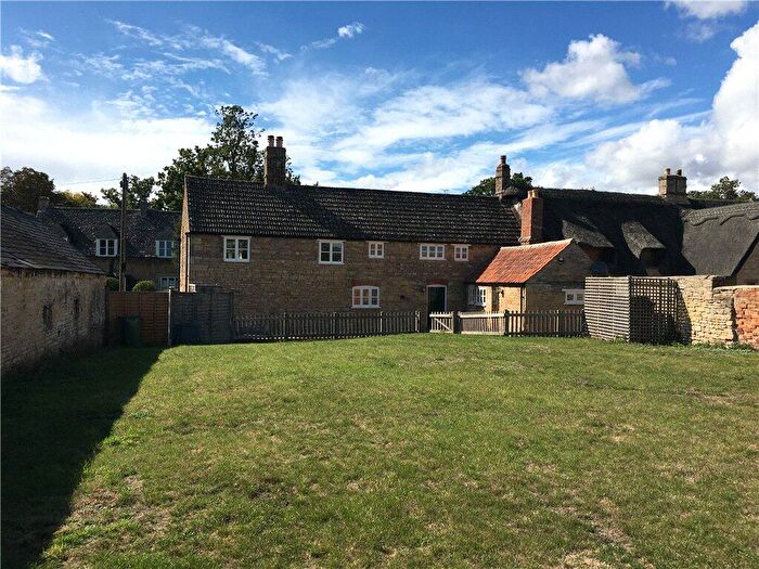 3 Bedroom Semi-Detached House To Rent In Overend, Elton, PE8