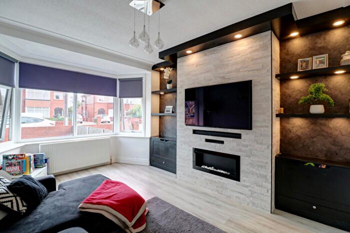 3 Bedroom Semi-Detached House For Sale In West Drive, Thornton-cleveleys, FY5