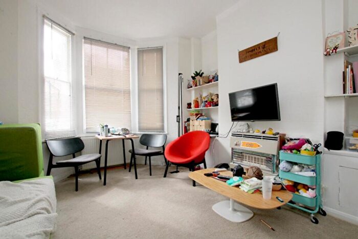 1 Bedroom Flat To Rent In Valliere Road, Kensal Green, NW10