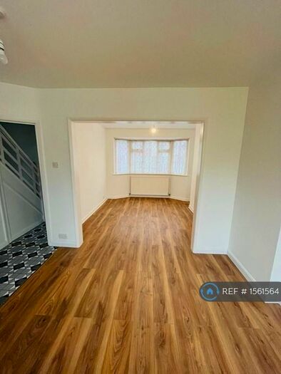 3 Bedroom Terraced House To Rent In Caverleigh Way, Worcester Park, KT4