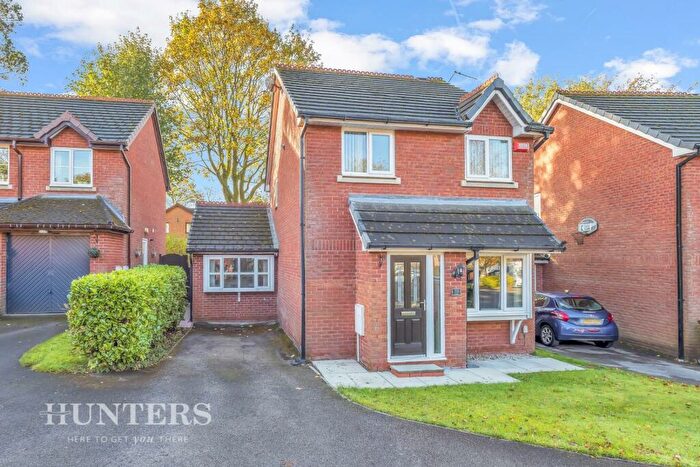 3 Bedroom Detached House For Sale In Netherfield Close, Oldham, OL8
