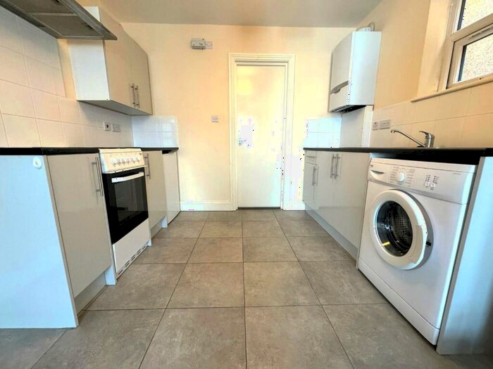 1 Bedroom Flat To Rent In Mandeville Road Enfield, EN3