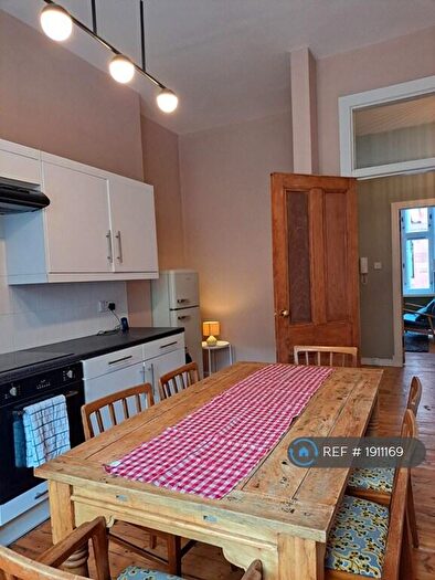 1 Bedroom Flat To Rent In West End, Glasgow, G11