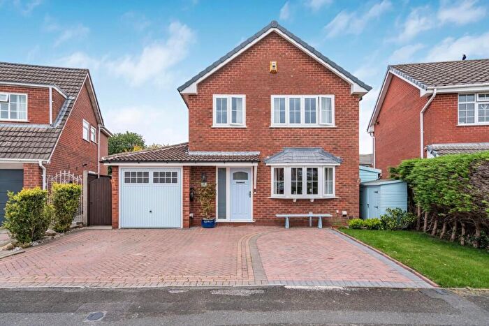 4 Bedroom Detached House For Sale In Haile Drive, Worsley, Manchester, M28