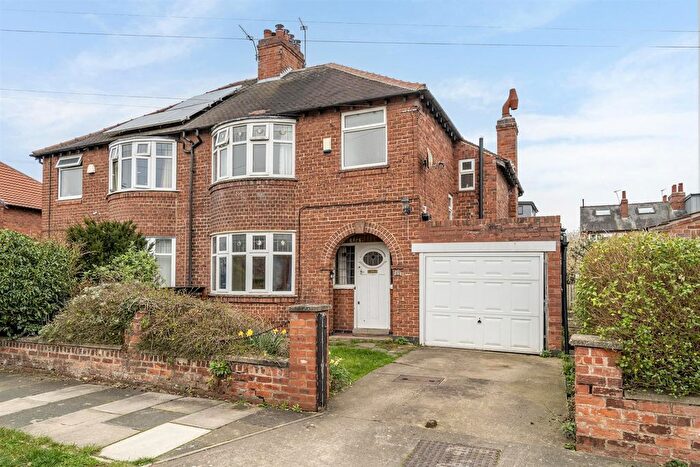 3 Bedroom Semi Detached House For Sale In Forest Way, York, YO31