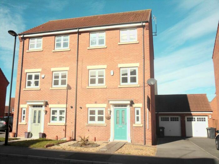 4 Bedroom Town House To Rent In Dukesfield, Shiremoor, Newcastle Upon Tyne, Tyne And Wear, NE27
