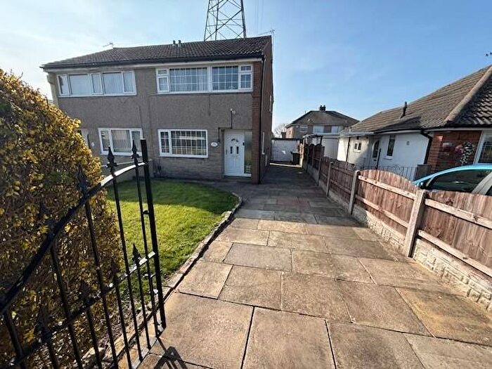 3 Bedroom Semi Detached House For Sale In Kingsway, Wrose, Bradford, BD2
