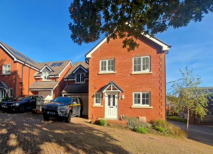 4 Bedroom Detached House To Rent In Oakeley Vale, Bursledon, SO31