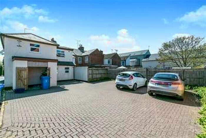 2 Bedroom Flat To Rent In North Camp, Farnborough, GU14