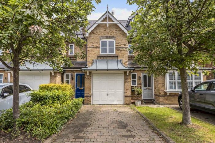 3 Bedroom Property To Rent In Harvey Drive, Hampton, TW12