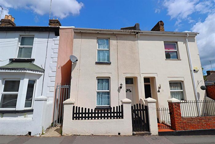 2 Bedroom Semi-Detached House For Sale In Milburn Road, Gillingham, ME7