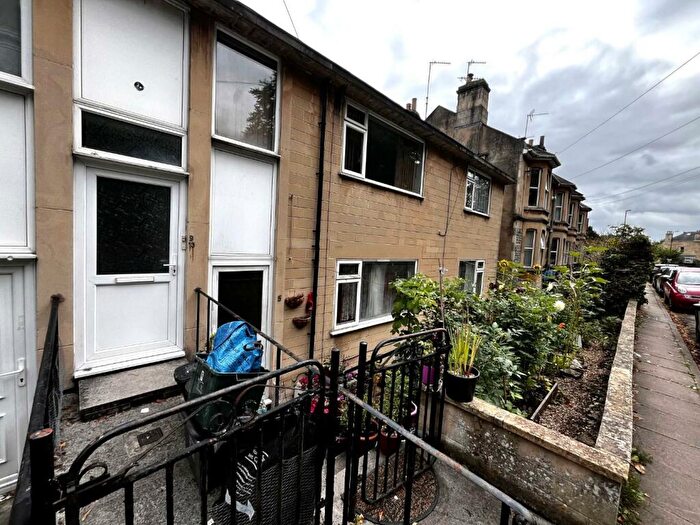 3 Bedroom Apartment To Rent In Manor Villas, BA1