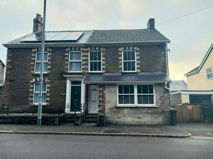 3 Bedroom Semi-Detached House To Rent In High Street, Pontardawe, Swansea, City And County Of Swansea., SA8
