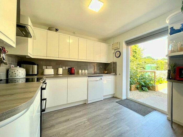 2 Bedroom Detached House For Sale In Maesmawr, Rhayader, Powys, LD6