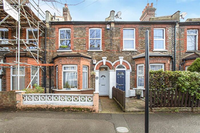 2 Bedroom Maisonette To Rent In Turner Road, Walthamstow, London, E17