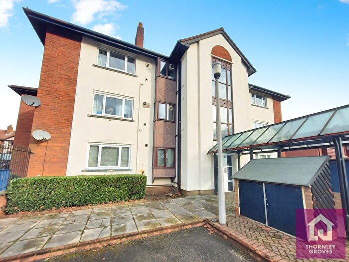 2 Bedroom Flat For Sale In Reeves Court, Canterbury Gardens, Salford, M5