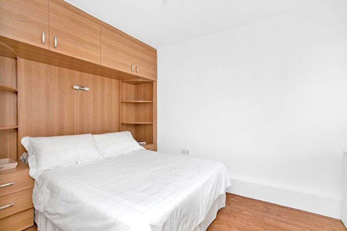 1 Bedroom Flat For Sale In Mathon Court, Guildford, GU1