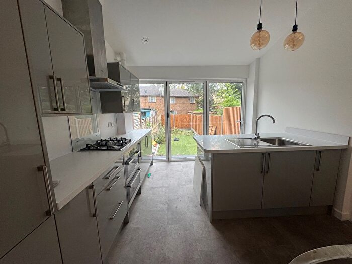 2 Bedroom Flat To Rent In London, N16