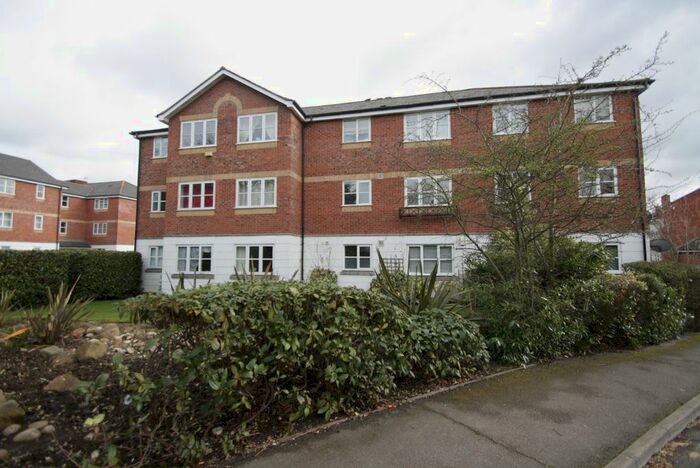 1 Bedroom Flat To Rent In Leigh Hunt Drive, London, N14