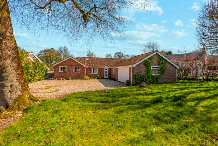 4 Bedroom Detached Bungalow For Sale In Aldbourne Road, Baydon, SN8