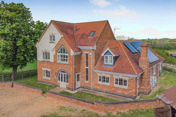 5 Bedroom Farm House For Sale In Redlands Farm, Stanwick, NN9