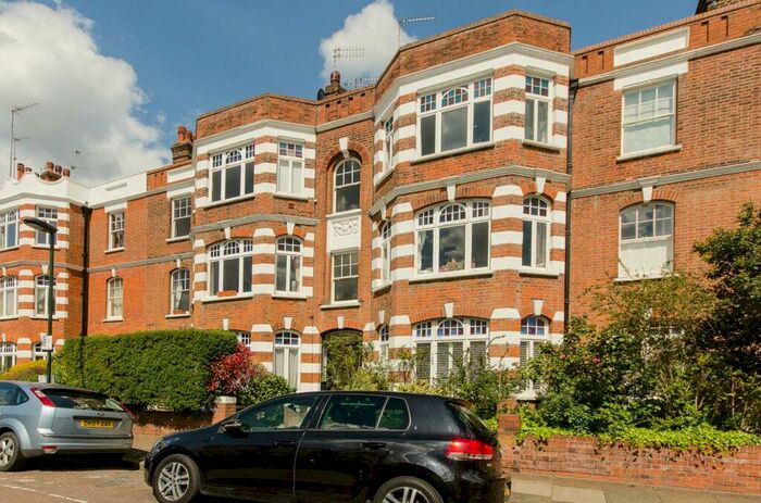 2 Bedroom Flat To Rent In Castelnau Gardens, Barnes, London, SW13