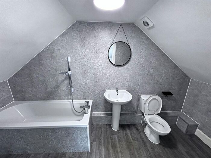 1 Bedroom Flat To Rent In Edward Avenue, London, E4