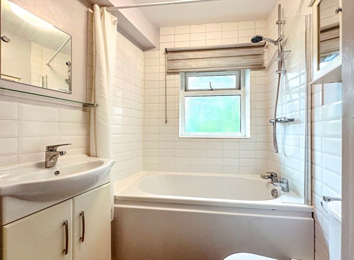 1 Bedroom Flat To Rent In Fourth Avenue, Garston, Watford, WD25