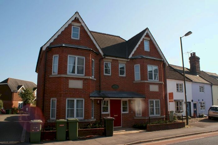 1 Bedroom Flat To Rent In Anstey Road, Alton, GU34