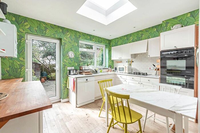 3 Bedroom Property To Rent In Braybrook Street, Shepherd's Bush, London, W12