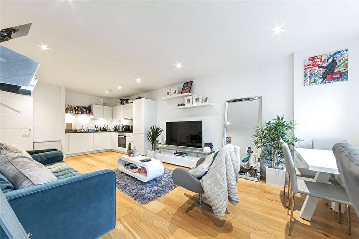 1 Bedroom Flat To Rent In Denman Avenue, Southall, UB2