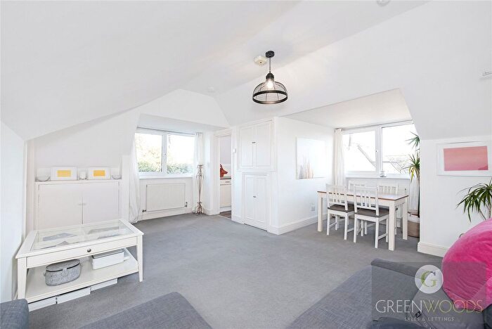 1 Bedroom Flat For Sale In Richmond Road, Kingston Upon Thames, KT2