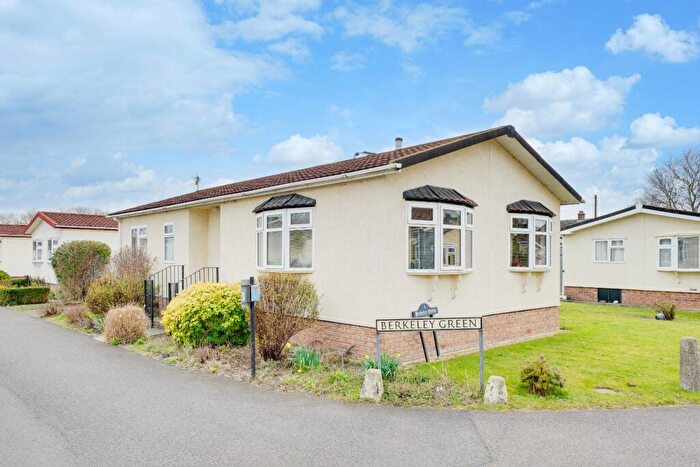 2 Bedroom Park Home For Sale In Berkeley Green, St. Ives, Cambridgeshire, PE27