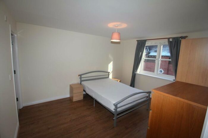 2 Bedroom Apartment To Rent In Cottage Close, Harrow, HA2