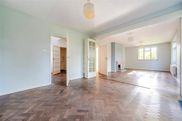 5 Bedroom Detached House To Rent In Church Street, Alton, Hampshire, GU34