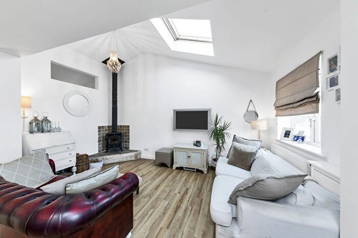 3 Bedroom Semi-Detached Bungalow For Sale In Bendyshe Way, Barrington, CB22