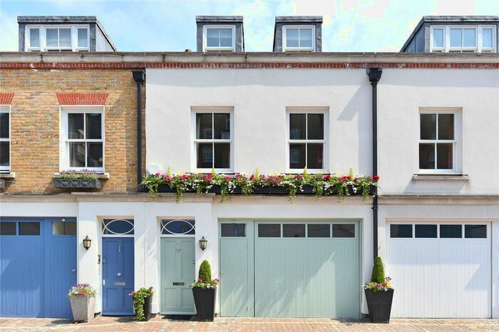 4 Bedroom Mews House To Rent In Conduit Mews, Paddington, London, W2