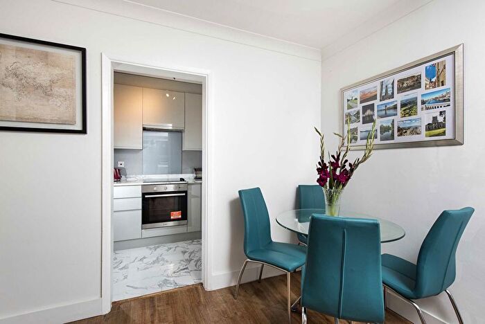 1 Bedroom Flat To Rent In Steeplands, Bushey, WD23
