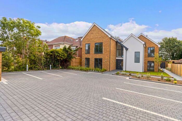 2 Bedroom Maisonette To Rent In Worthing Road, East Preston, BN16