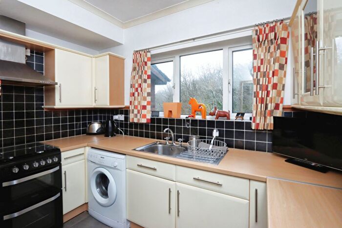 3 Bedroom End Of Terrace House For Sale In Leighton Place, Sheffield, South Yorkshire, S14