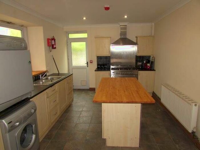 5 Bedroom Property To Rent In Hanover Street, City Centre, Swansea, SA1