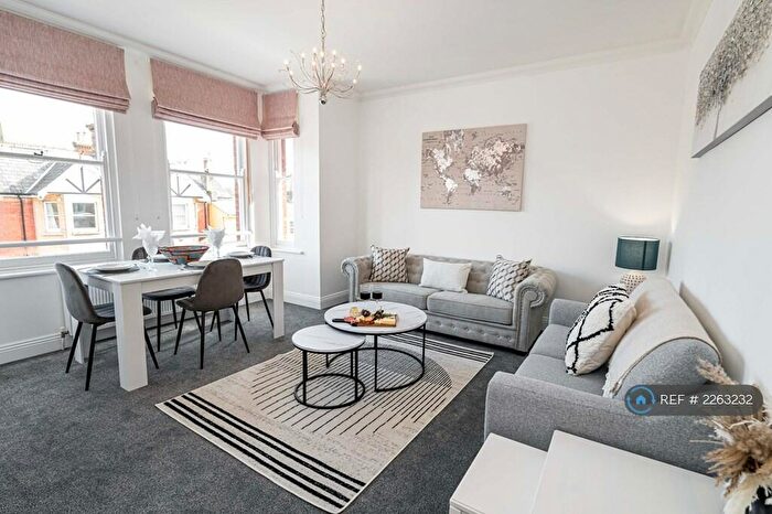 1 Bedroom Flat To Rent In West Borough, Wimborne, BH21