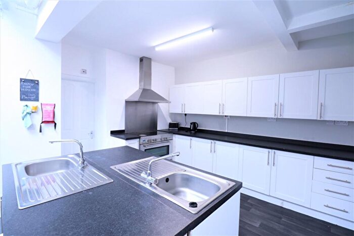 1 Bedroom Terraced House To Rent In Bedroom, First Floor Front Left, Birmingham, B16